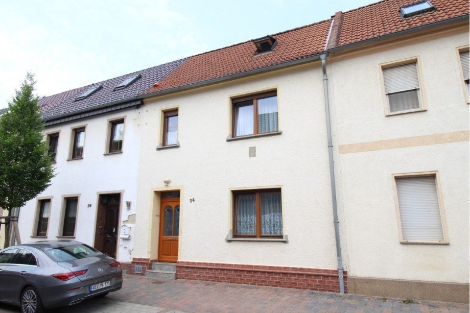 Wohnhaus Vorderansicht Reihenmittelhaus Aken