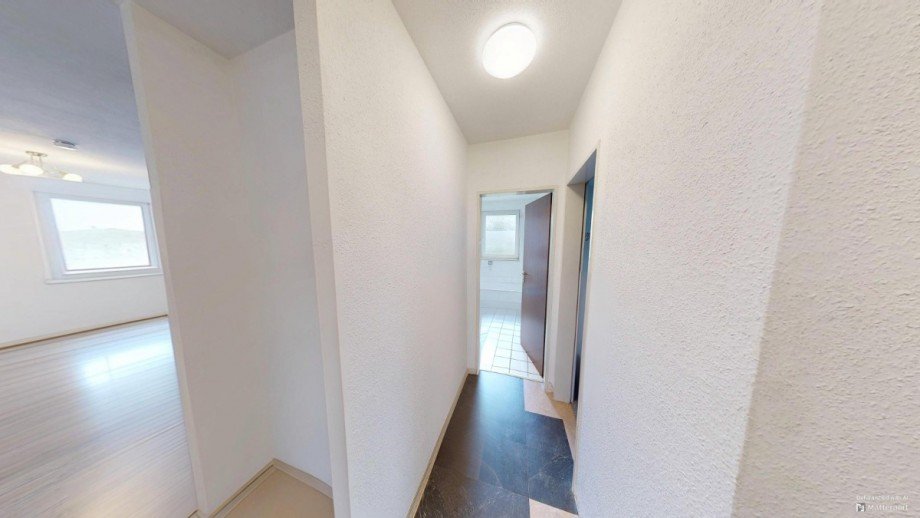 Flur zum Bad und Schlafstube Etagenwohnung K�then/ Anhalt