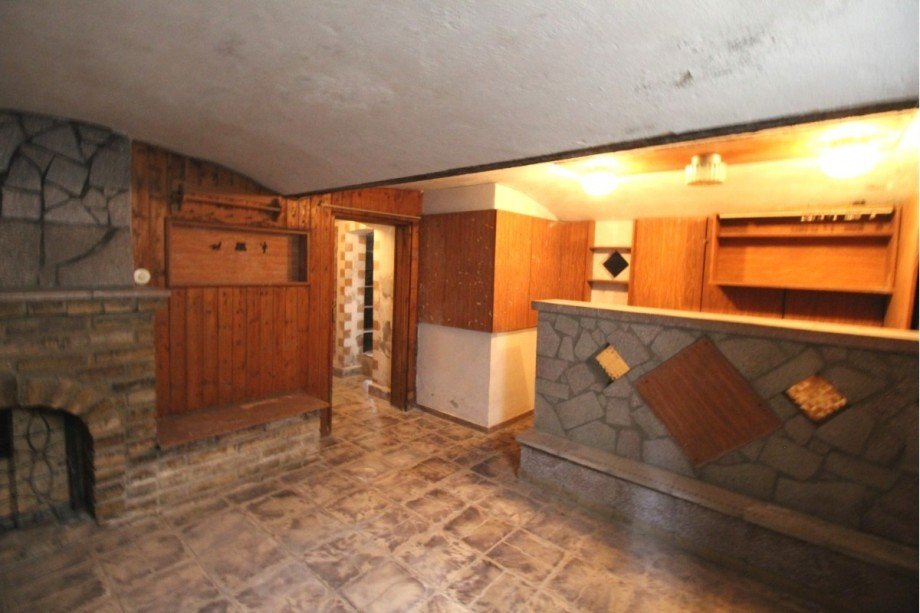 Kellerbar Reihenendhaus K�then