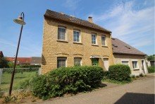 Zweifamilienhaus Zahna Vorderansicht PROVISIONSFREI!!! H�bscher Klinkerbau am Stadtrand sucht neuen Hausherrn