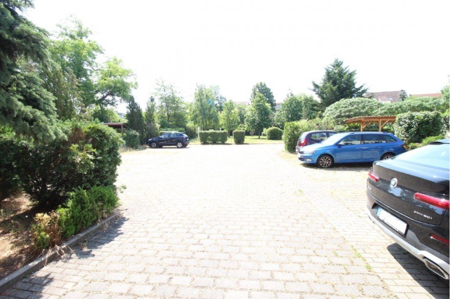 PKW-Stellpl�tze Etagenwohnung K�then