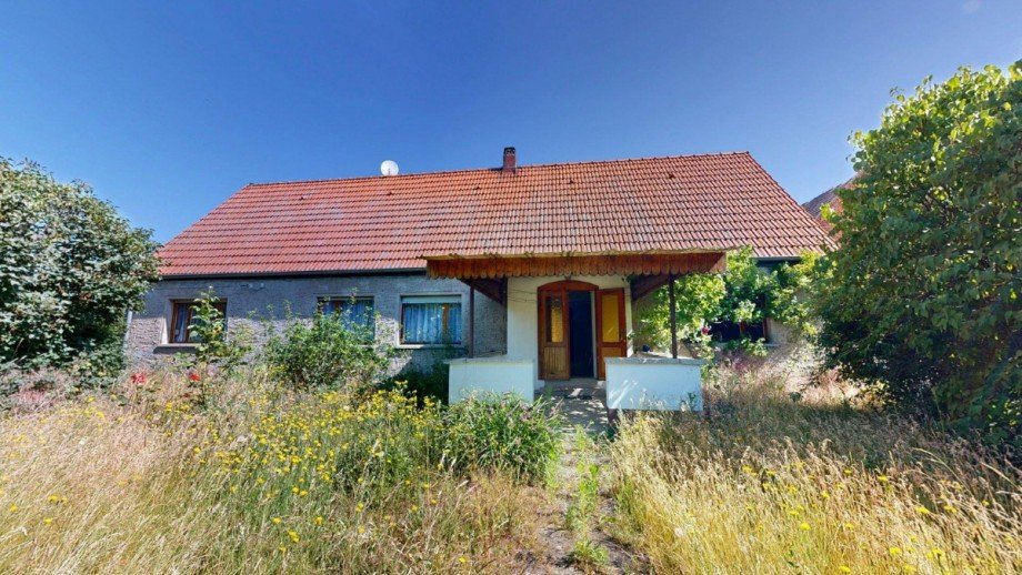 Bauerngehoft-Zum-Kleinen-Preis-06242025_075031 Bauernhaus Aken