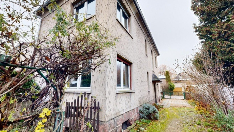 Eingangsbereich mit Zufahrt Doppelhaush�lfte K�then