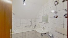 Badezimmer Helle, moderne 2-Raum-Wohnung im Zentrum von K�then