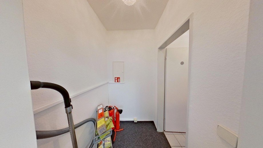 kleiner Abstellraum zum WC B�rofl�che K�then/ Anhalt