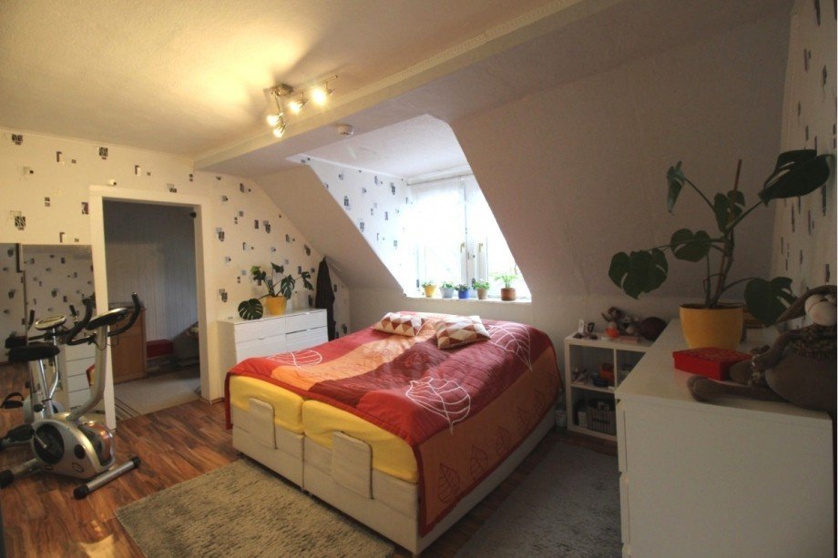 Schlafzimmer DG Reihenmittelhaus K�then