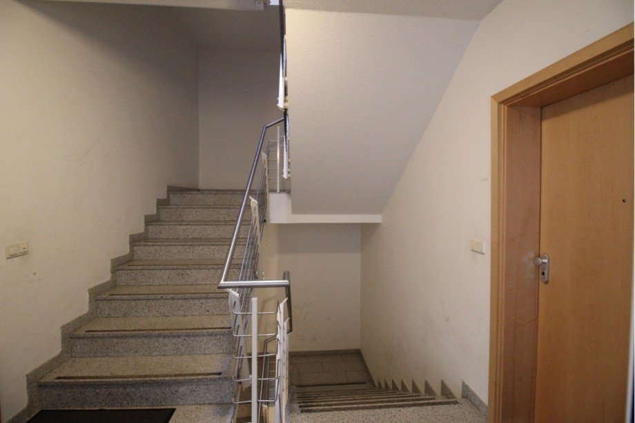 Hausflur Etagenwohnung K�then