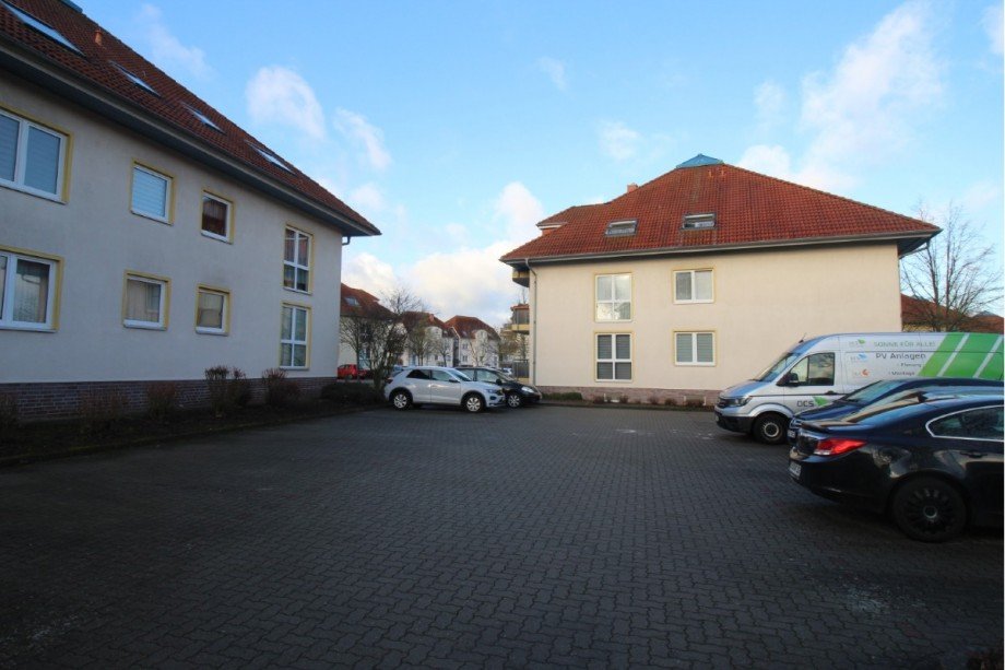 PKW-Stellpl�tze Dachgeschosswohnung K�then