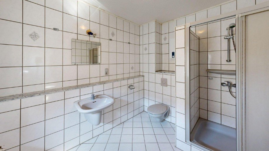Badezimmer im OG Reihenmittelhaus K�then