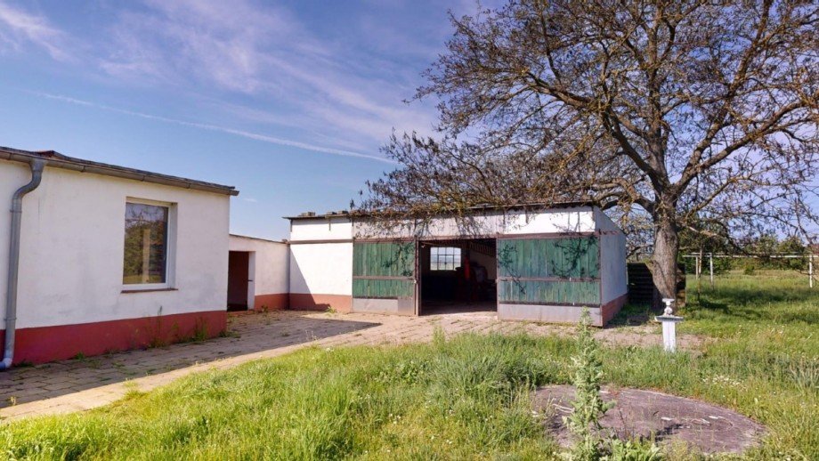 Blick auf Garage Einfamilienhaus Stumsdorf