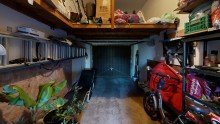 Blick in die Garage Ohne K�uferprovision!!! Reihenendhaus in ruhiger Siedlungslage am Ortsrand