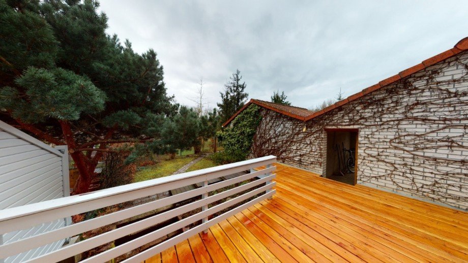 Terrasse mit Blick in Garten Reihenendhaus Osternienburger Land