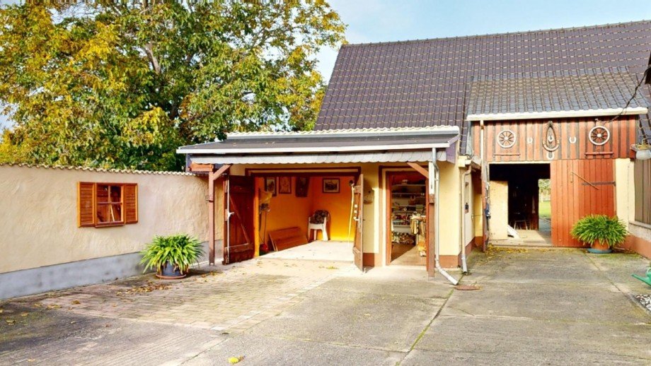 Garage + Scheune Doppelhaush�lfte Scheuder