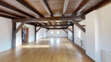 Innenansicht Herrenhaus Ohne K�uferprovision!!! Imposanter 4-Seiten-Hof sucht neuen Eigent�mer mit Visionen