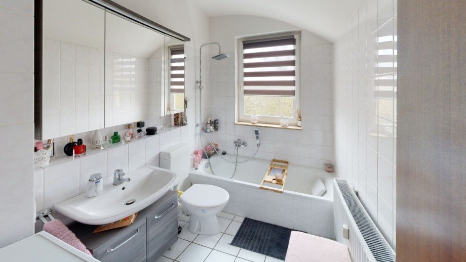 Bad Dachgeschosswohnung K�then
