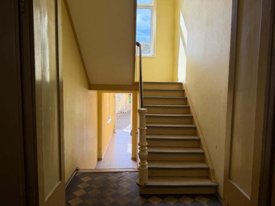 Treppenhaus Etagenwohnung K�then