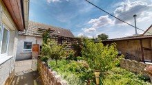 Innenhof mit Blick auf Scheune Ohne K�uferprovision!!! Bauerngeh�ft nahe der Kreisstadt - Ideal f�r Selbstversorger
