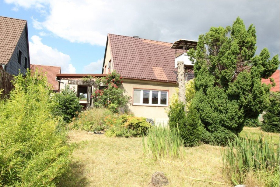 Hinteransicht Einfamilienhaus Wei�andt-G�lzau