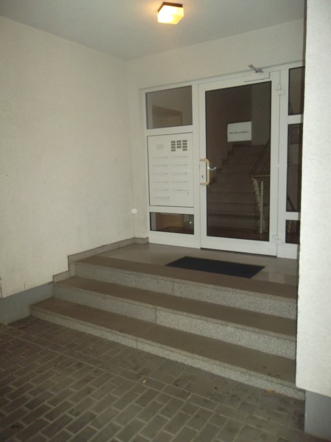 Hauseingang Etagenwohnung K�then