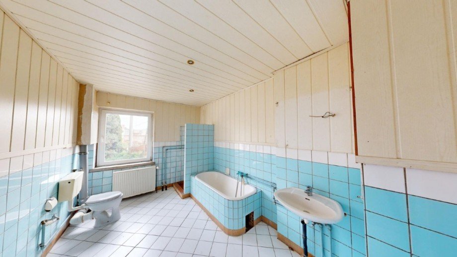Bad im EG Zweifamilienhaus Dornbock