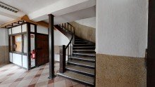 Eingang Herrenhaus Ohne K�uferprovision!!! Imposanter 4-Seiten-Hof sucht neuen Eigent�mer mit Visionen