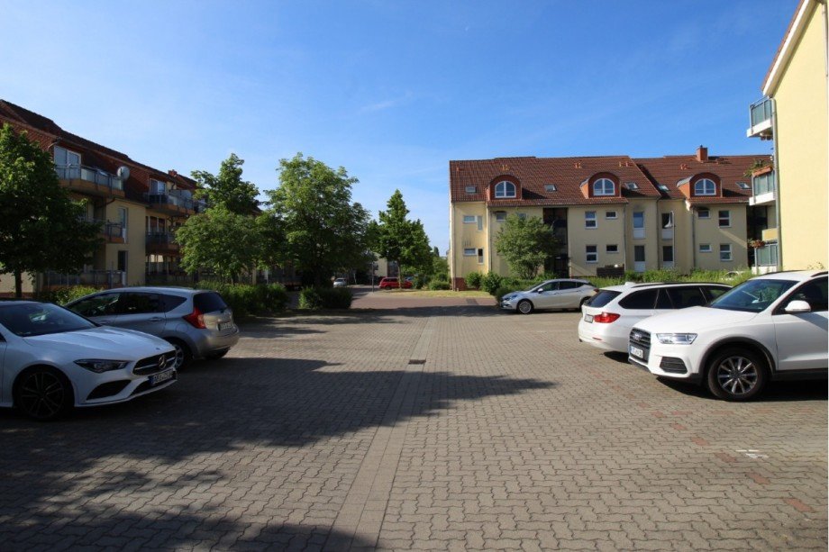 PKW-Stellpl�tze Etagenwohnung K�then