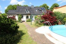 R�ckansicht OHNE K�UFERPROVISION!!! Schicke Doppelhaush�lfte mit traumhaften Garten in begehrter Lage