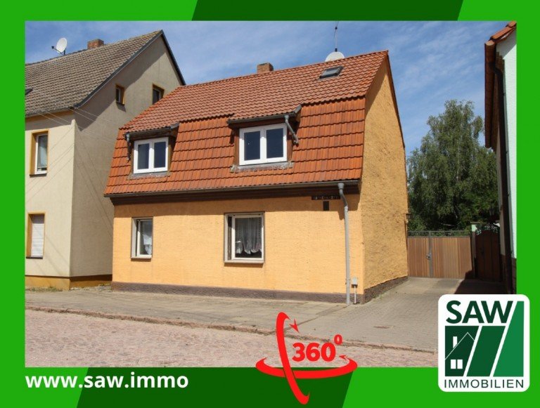 Titelbild Vorderansicht Osternienburger Land - Osternienburg Einfamilienhaus PROVISIONSFREI!!! Renovierungsbed�rftiges Einfamilienhaus sucht Familie