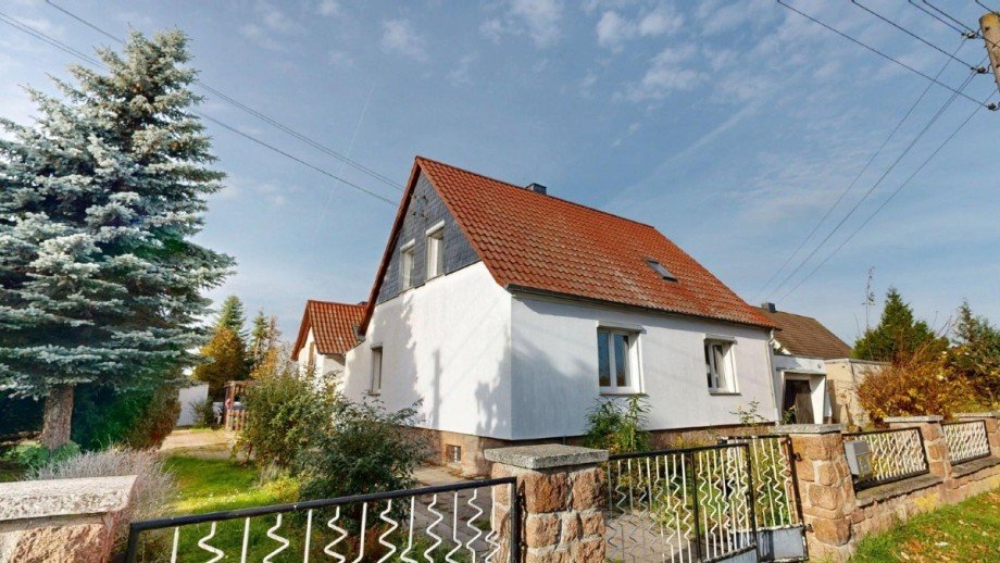 Vorderansicht Einfamilienhaus G�rzig
