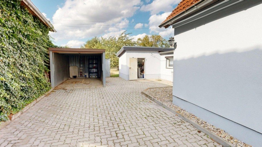 Blick zur Garage Einfamilienhaus Fra�dorf