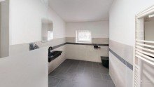 Badezimmer im DG Ohne K�uferprovision! Komplett saniertes Einfamilienhaus mit gro�em Grundst�ck-Pferdehaltung m�glich